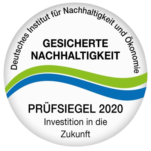 Prüfsiegel des Deutschen Institut für Nachhaltigkeit und Ökonomie. Das Prüfsiegel erklärt eine "Gesicherte Nachhaltigkeit" und ist 202 vergeben worden. Das Siegel ist ein weißer Kreis. Geschrieben stehen Texte in schwarzer Schrift horizontal ziehen sich e