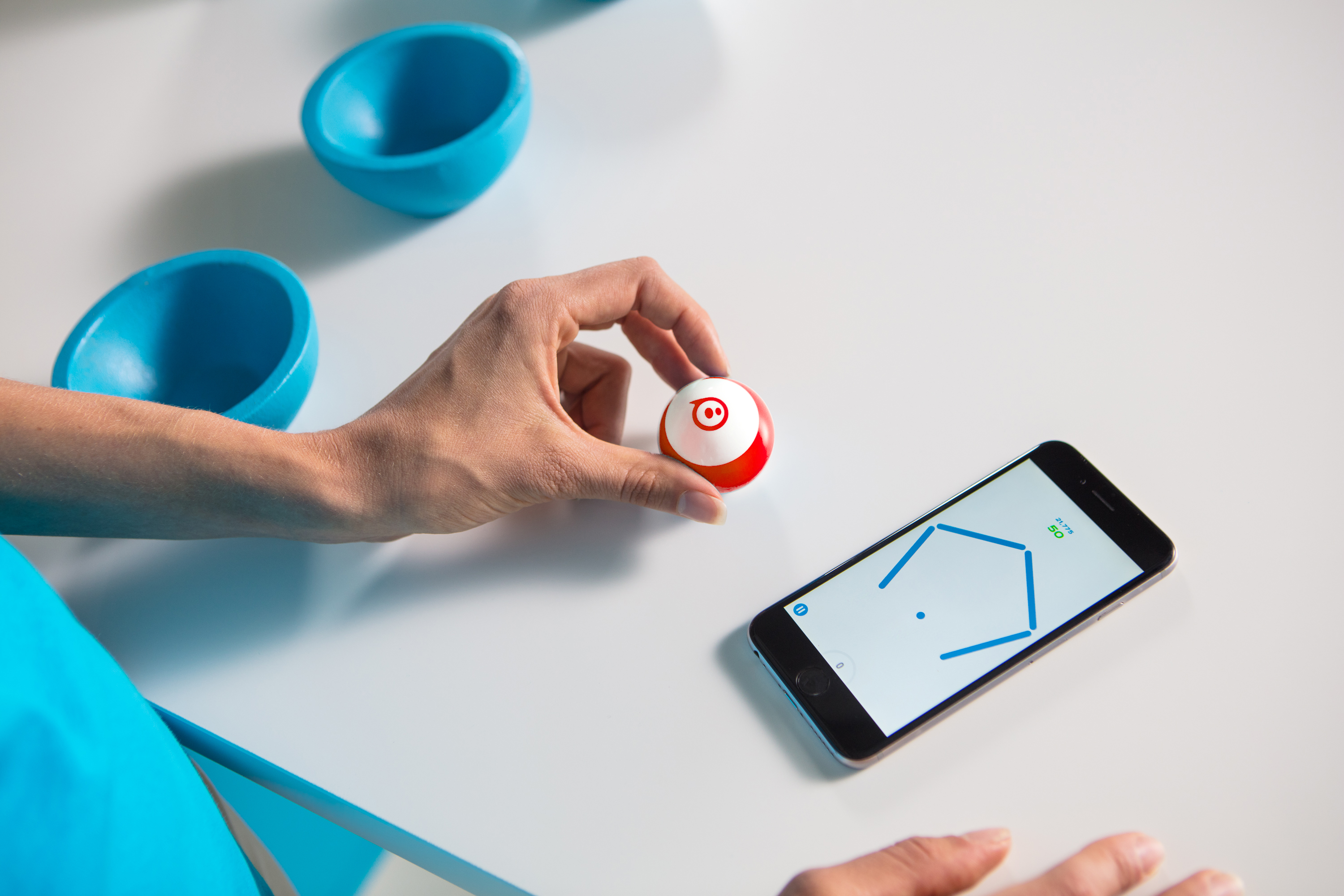 577712_Sphero Mini Red_02