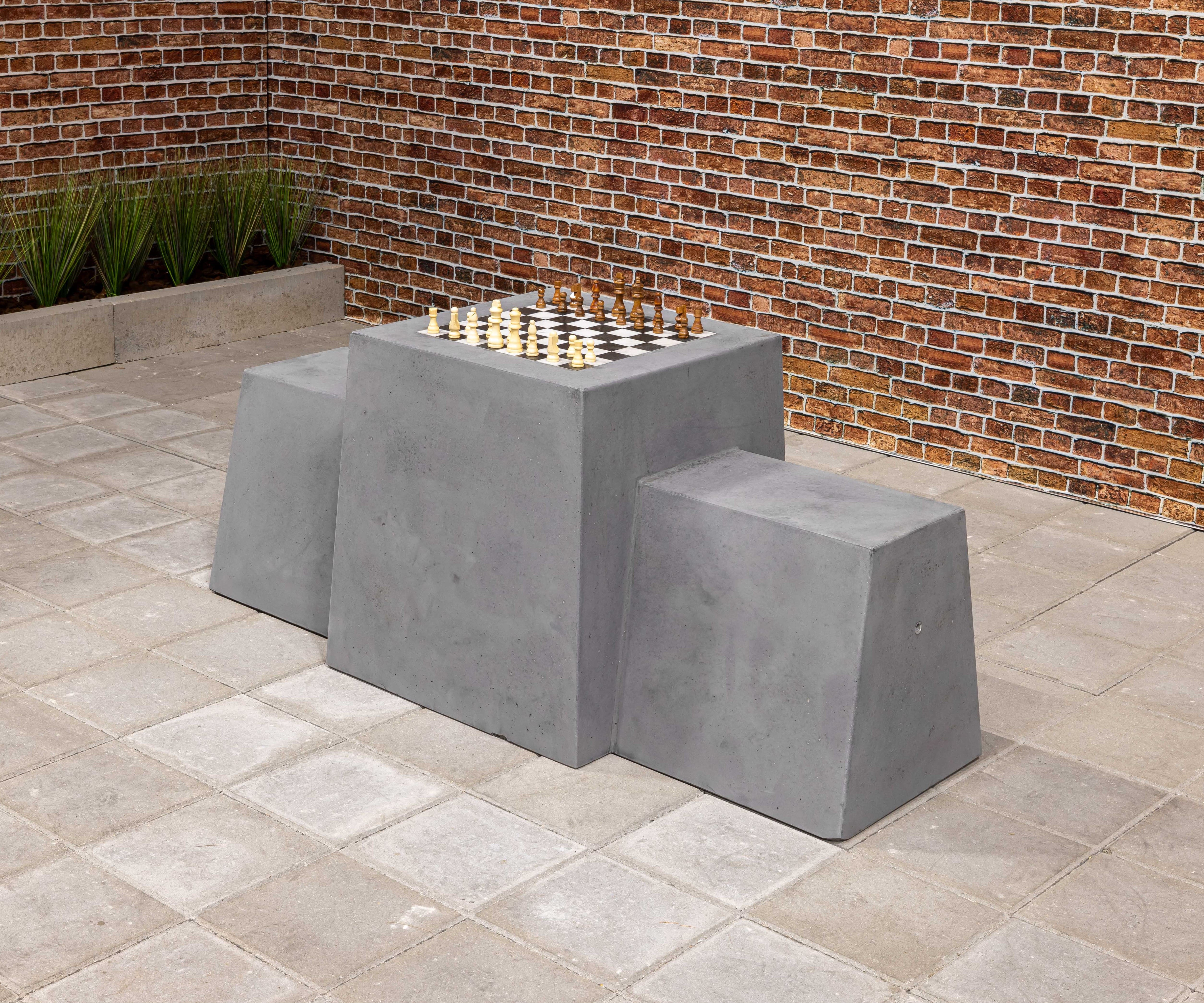 spielsitzbank-schach-anthrazit-beton-min